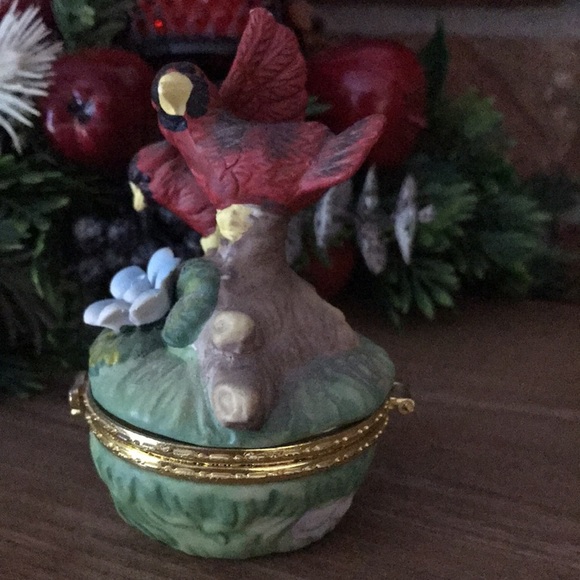 Rare Vintage Red Bird Miniature Gold Trinket Box - Picture 4 of 7